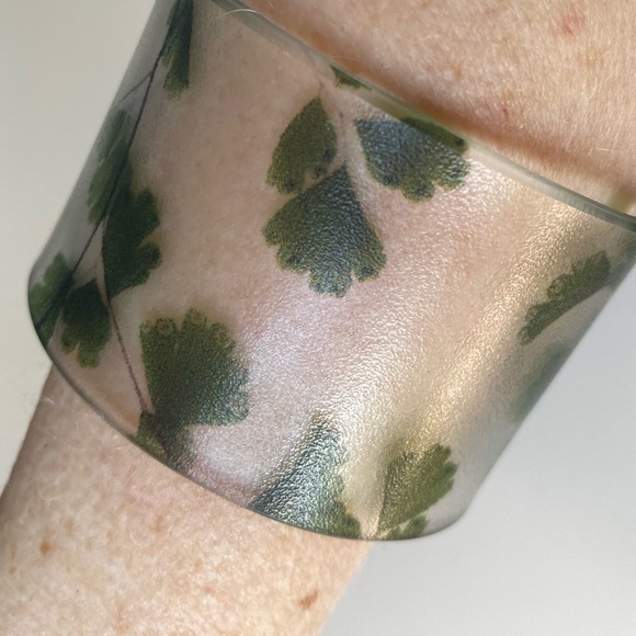 dconstruct Resin Cuff Bracelet - Picture 4 of 5